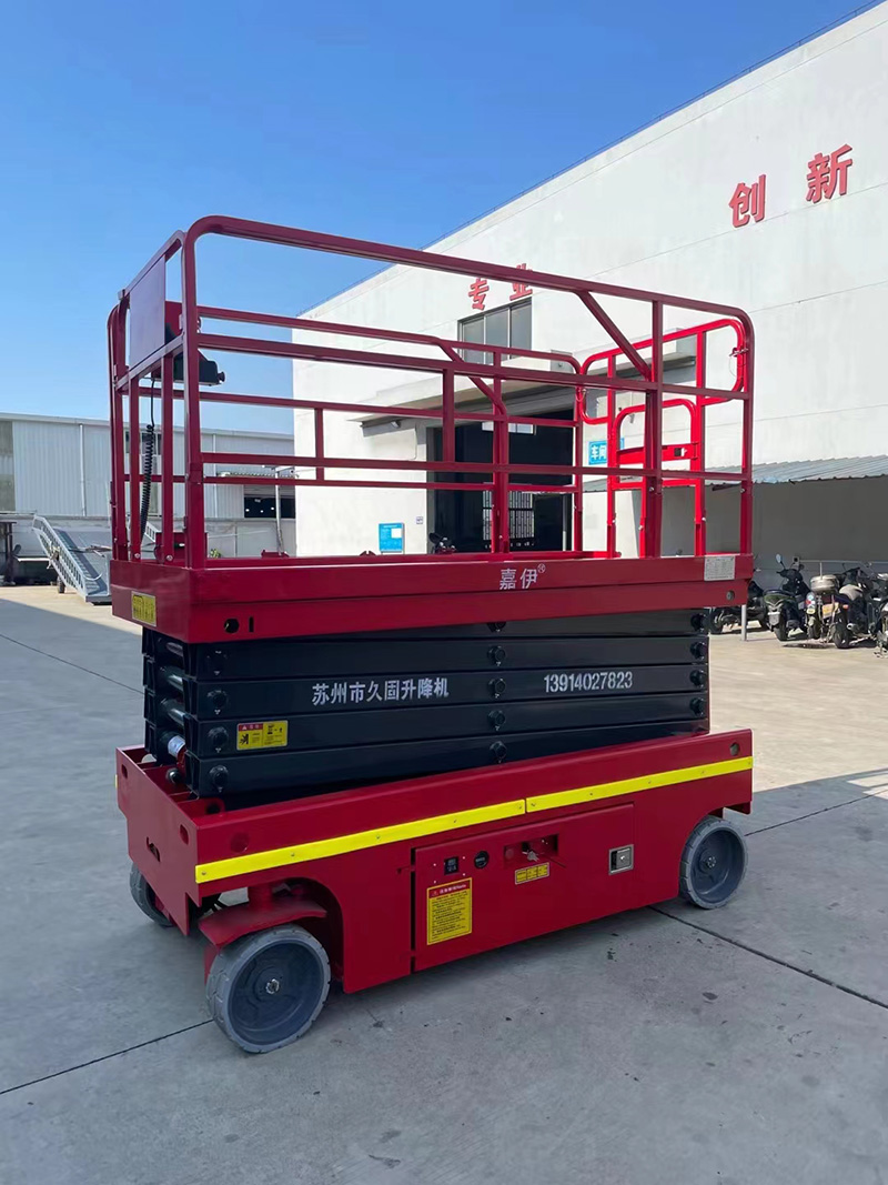 A rental company customizes a high-end 10 meter fully self-propelled scissor lift