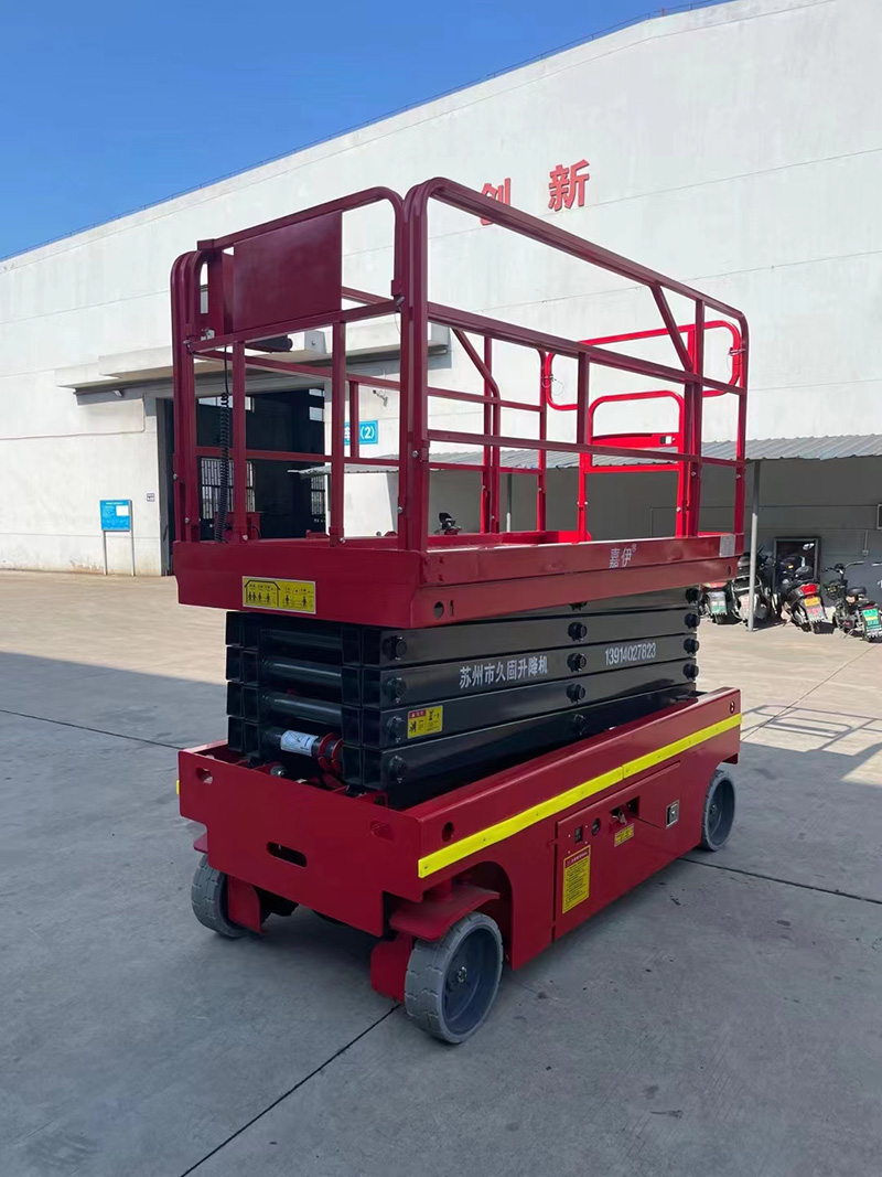 A rental company customizes a high-end 10 meter fully self-propelled scissor lift