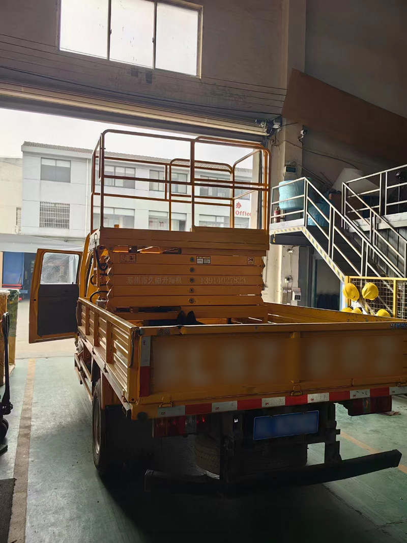 Customized road monitoring and maintenance car mounted elevators for customers