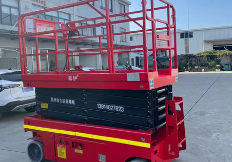 A rental company customizes a high-end 10 meter fully self-propelled scissor lift